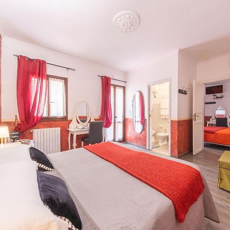 Room In Bb - Family Room In History House Рим Экстерьер фото