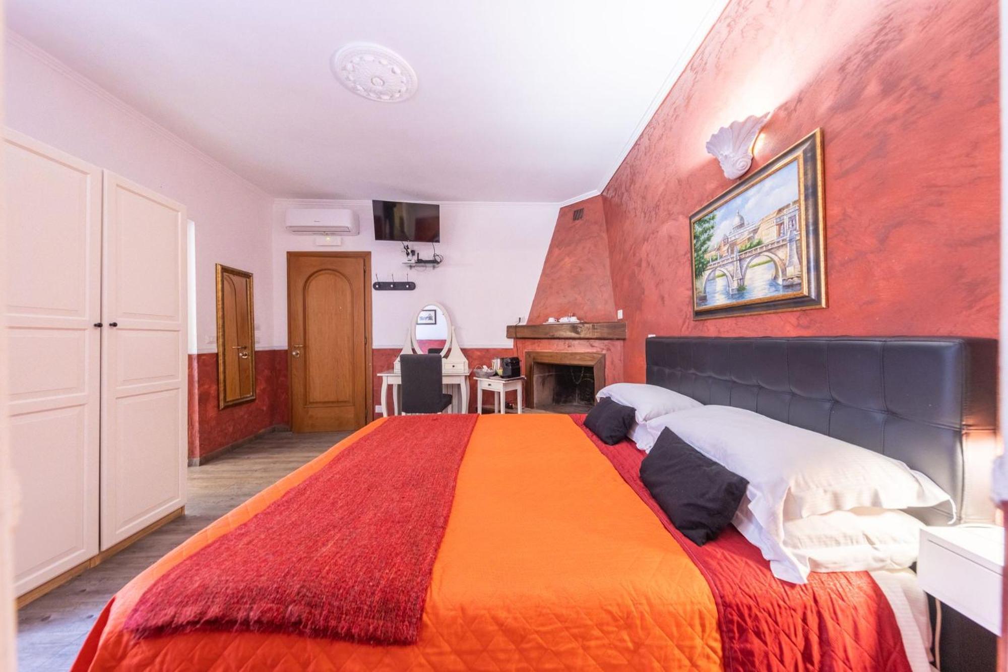 Room In Bb - Family Room In History House Рим Экстерьер фото