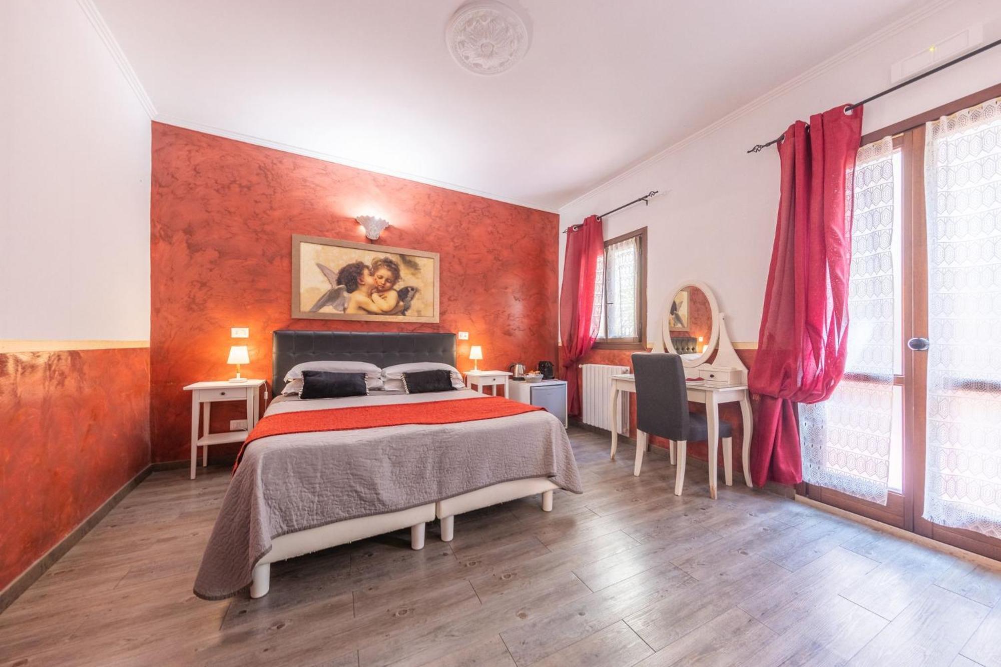 Room In Bb - Family Room In History House Рим Экстерьер фото